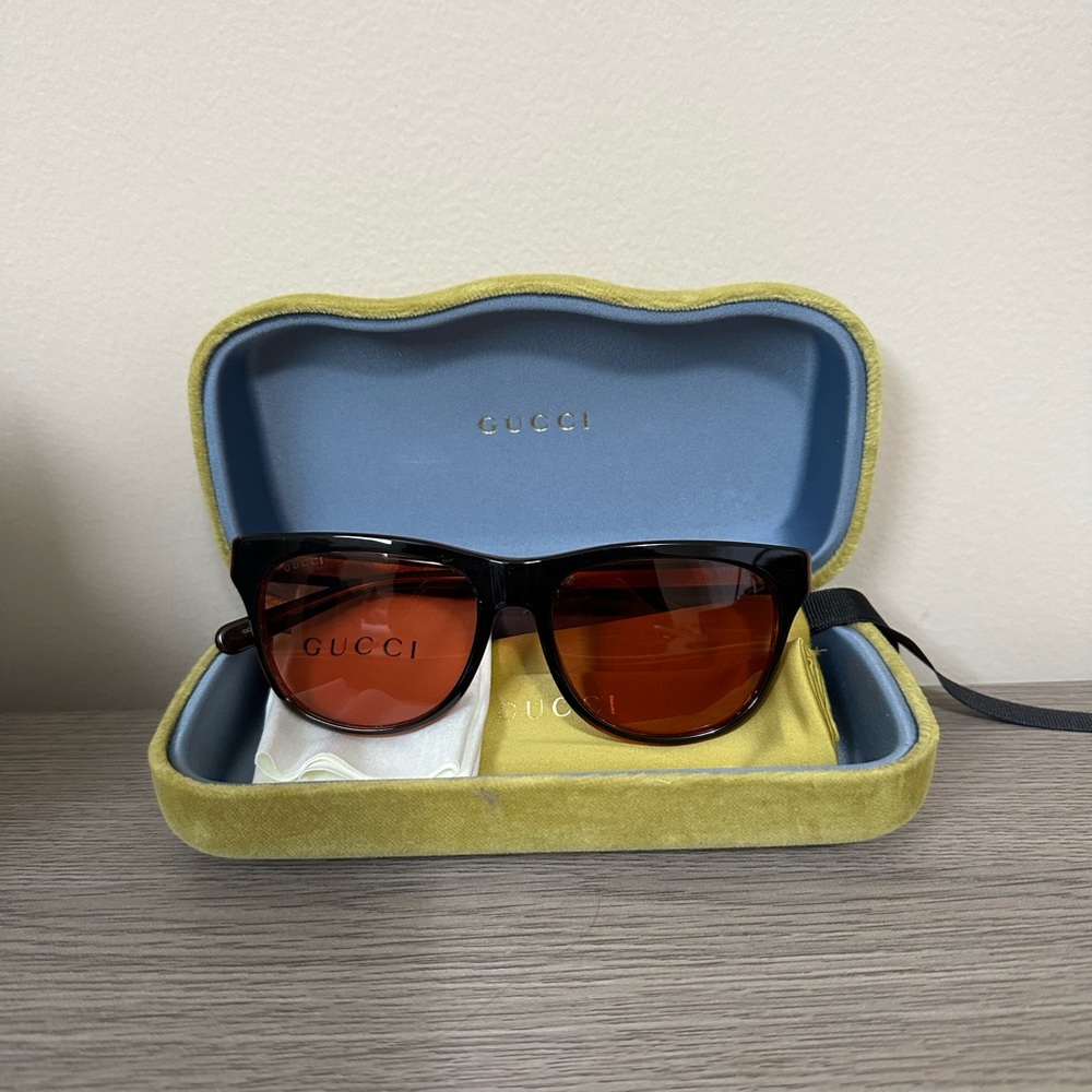 GUCCI sunglasses